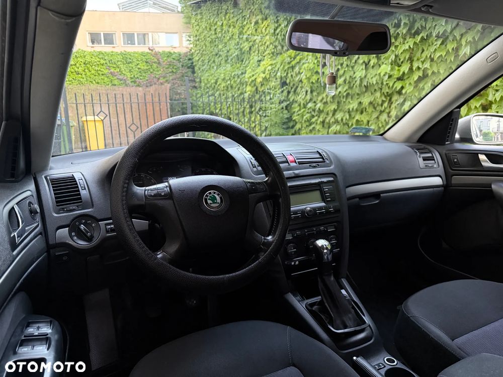 Skoda Octavia 1.6 Elegance - 8