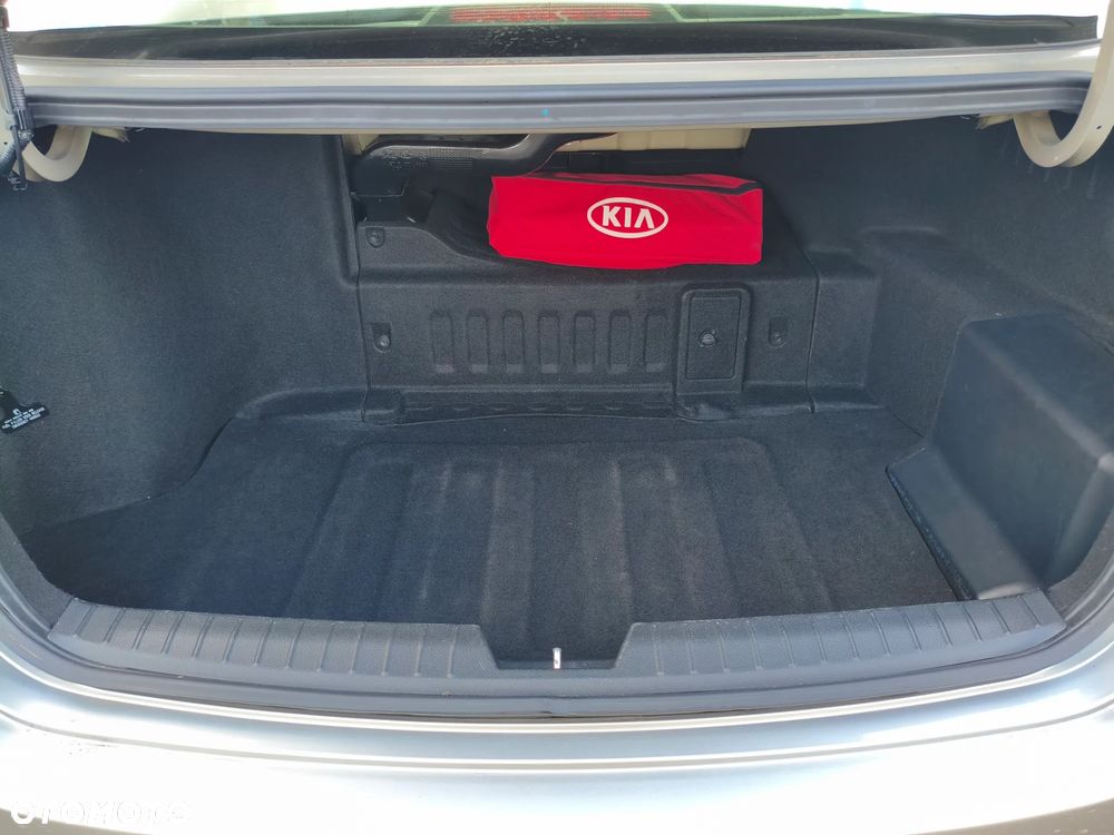 Kia Optima - 18