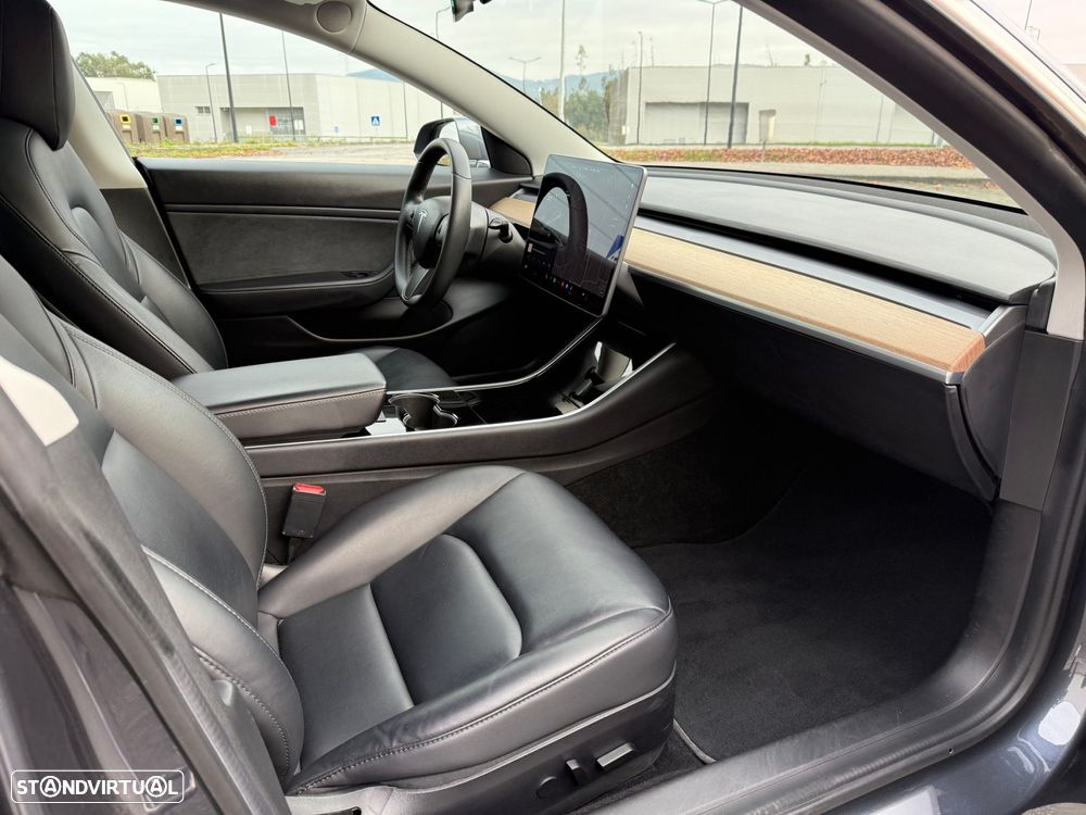 Tesla Model 3 Long-Range Dual Motor AWD - 18