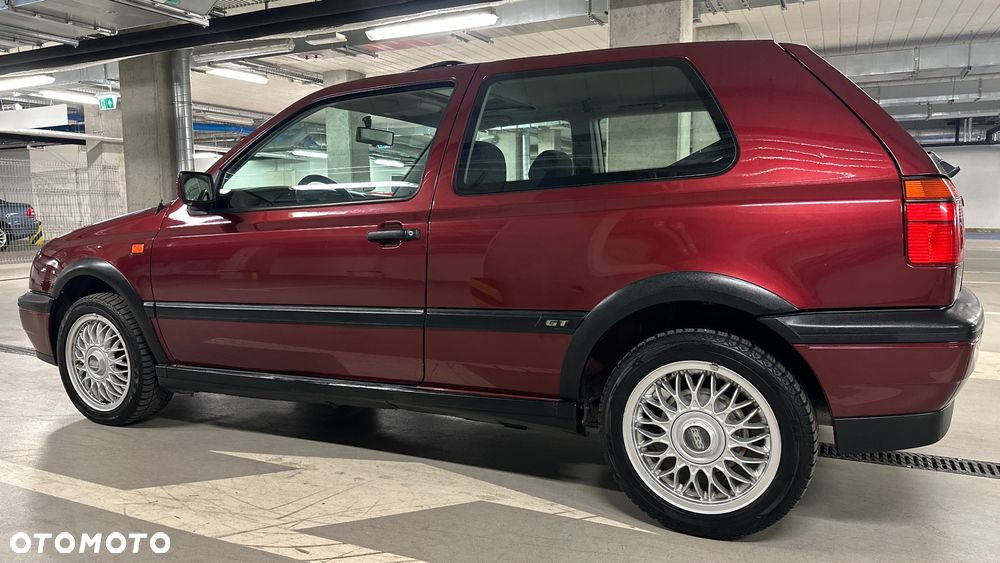 Volkswagen Golf - 24