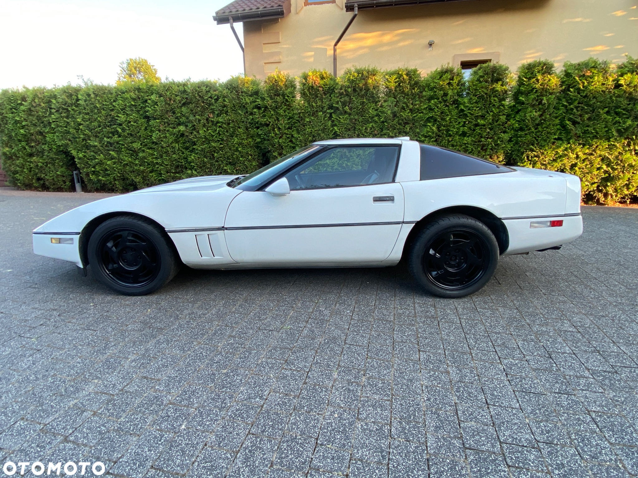 Chevrolet Corvette - 9