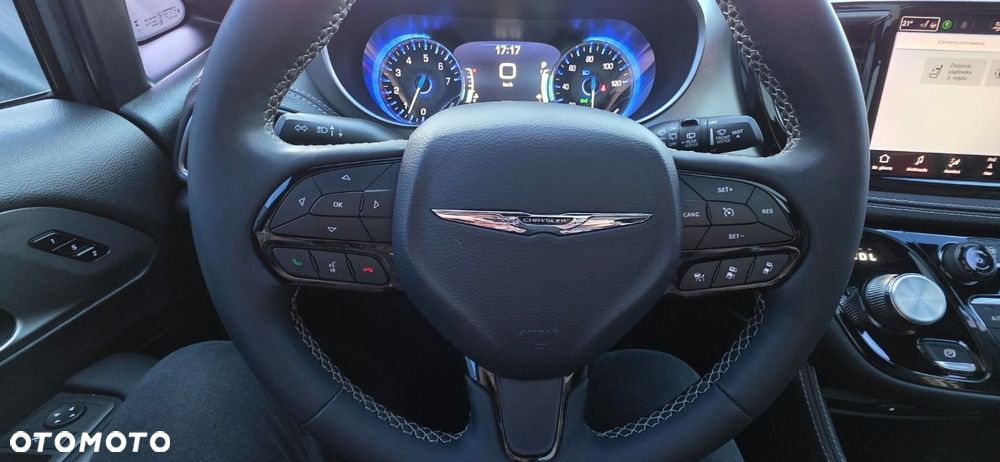 Chrysler Pacifica - 24