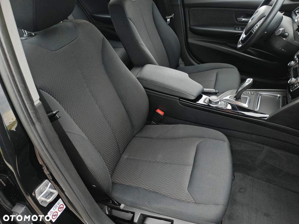 BMW Seria 3 320d Advantage - 37