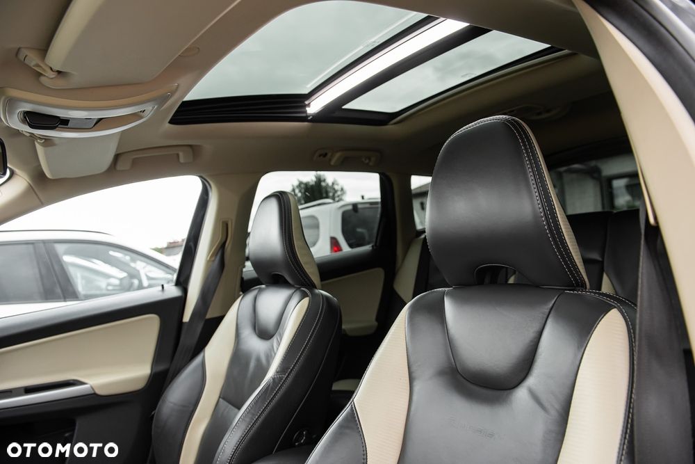 Volvo XC 60 D5 AWD RDesign - 21