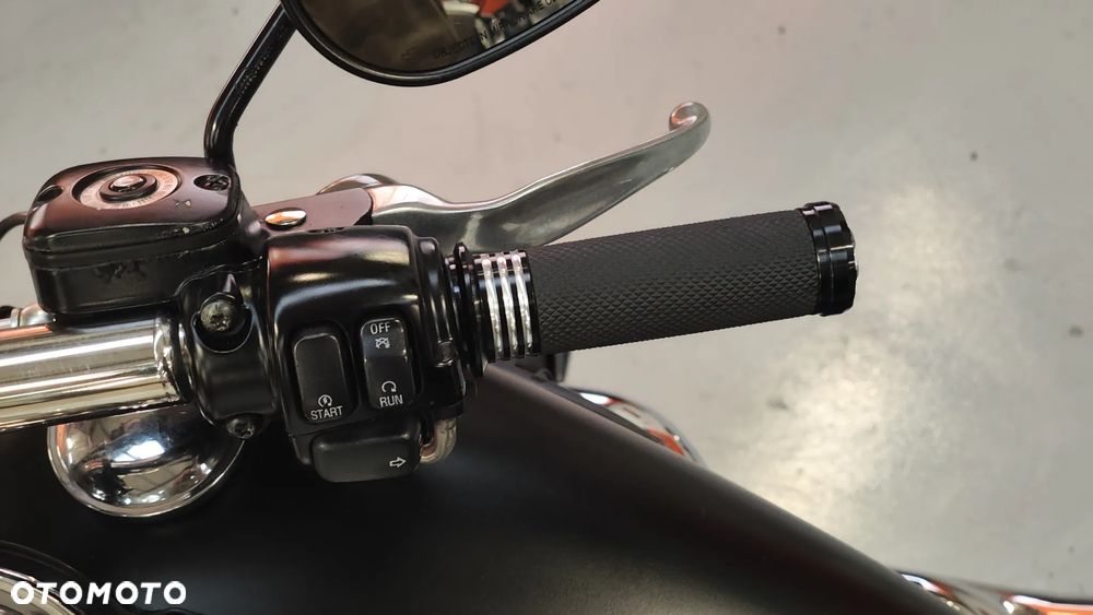 Harley-Davidson Dyna Fat Bob - 29