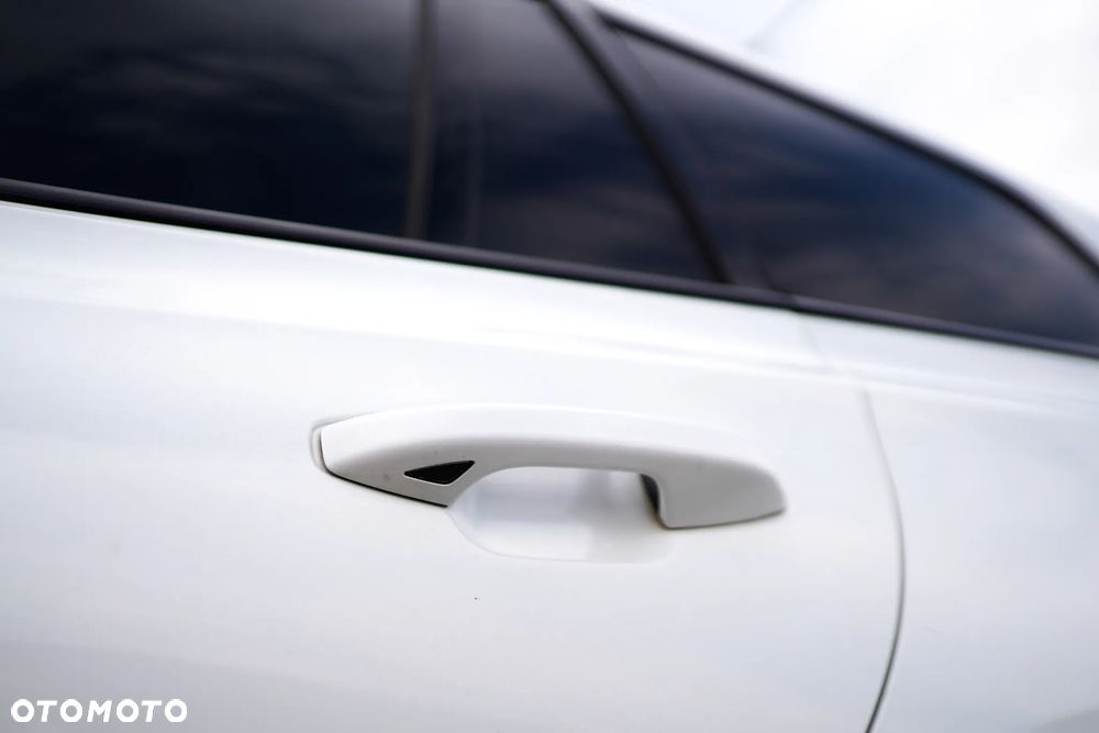 Volvo V60 D4 AWD R-Design - 11