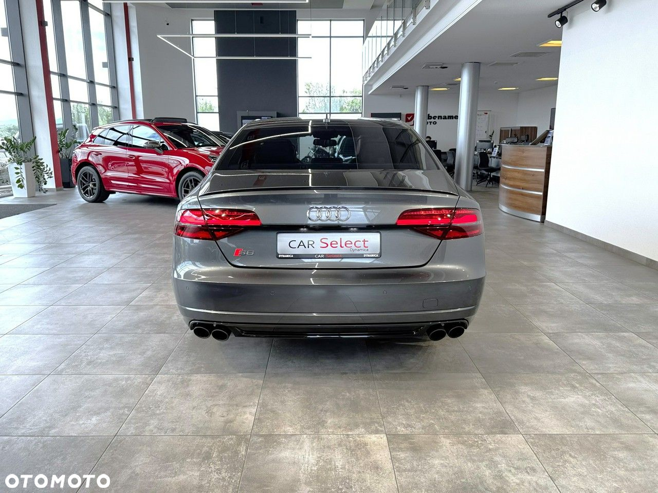 Audi S8 - 8