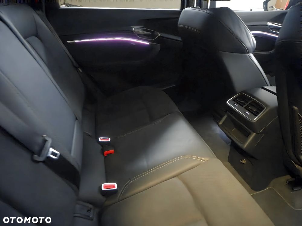 Audi e-tron 55 Quattro S Line - 31