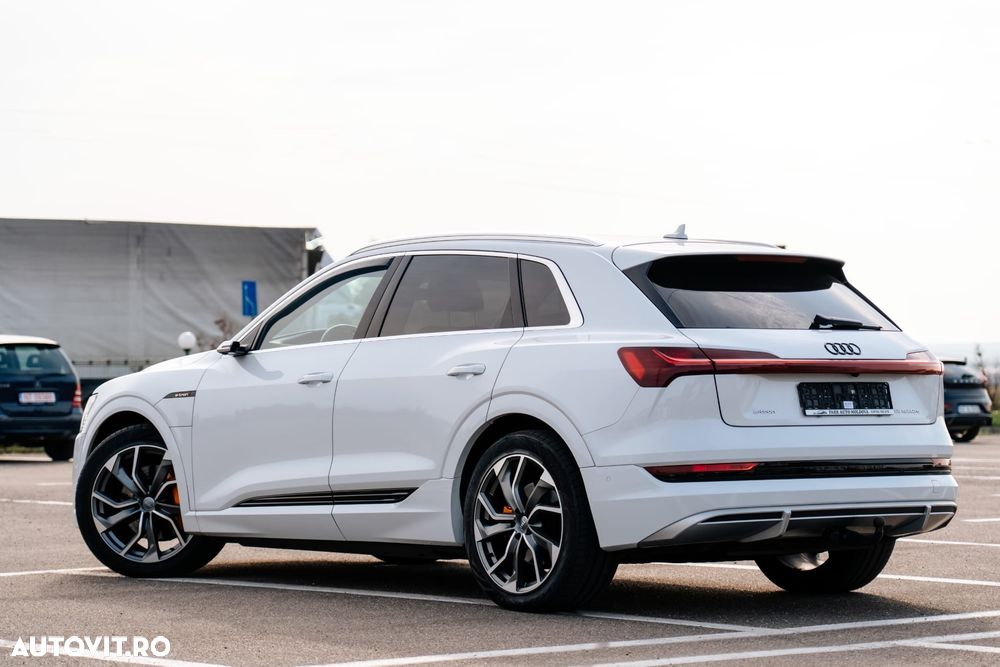 Audi e-tron - 15