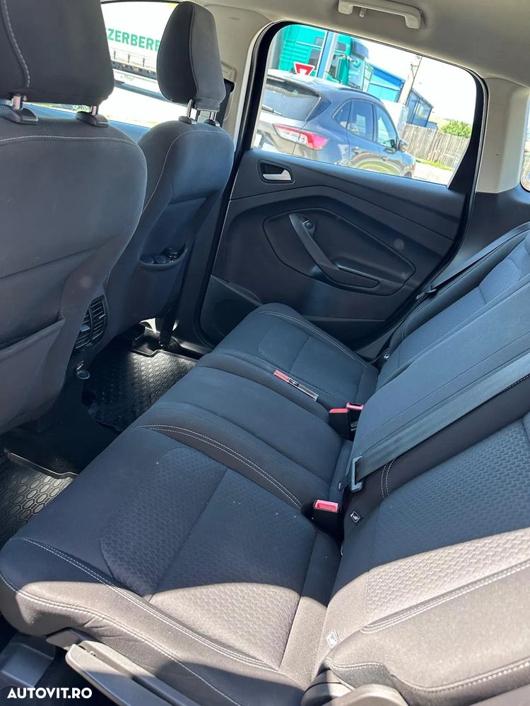 Ford Kuga 2.0 TDCi 4WD Powershift Titanium - 5