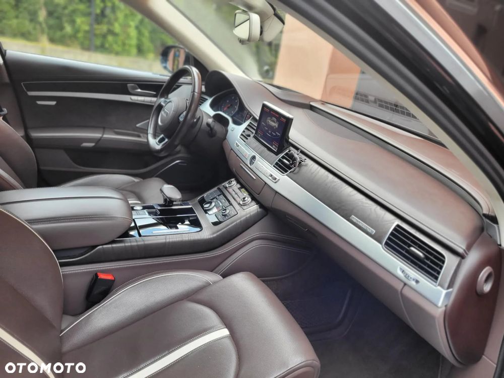 Audi A8 - 8