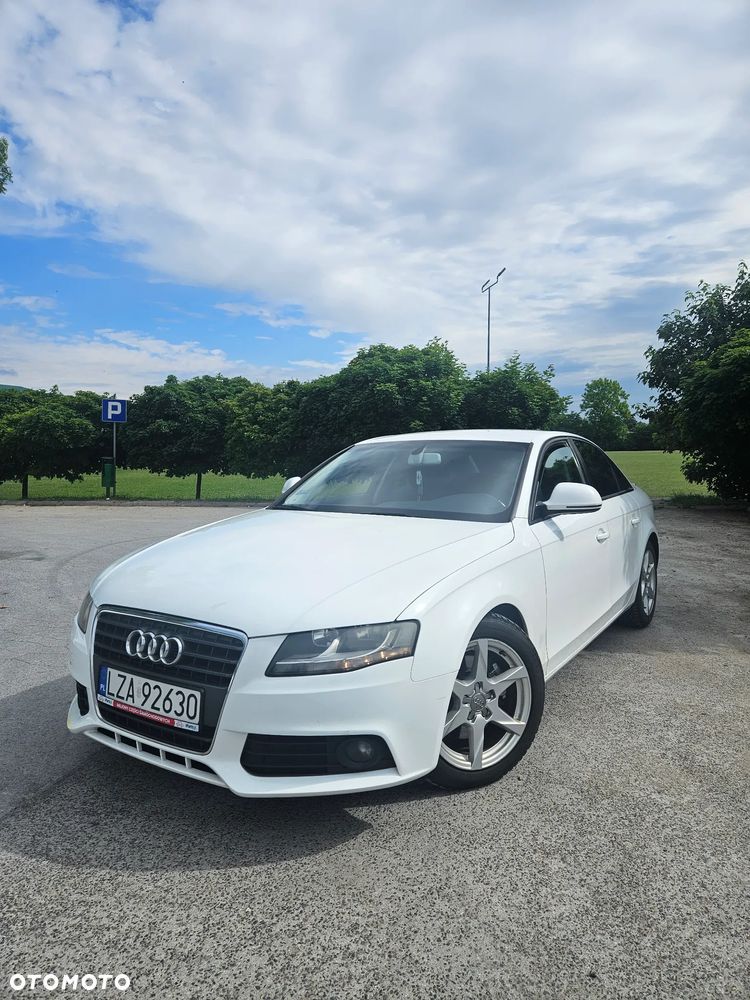 Audi A4 Limousine - 1