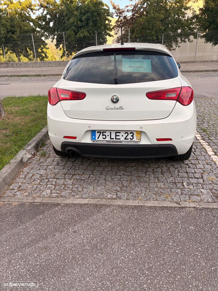 Alfa Romeo Giulietta 1.6 JTDm Veloce - 4