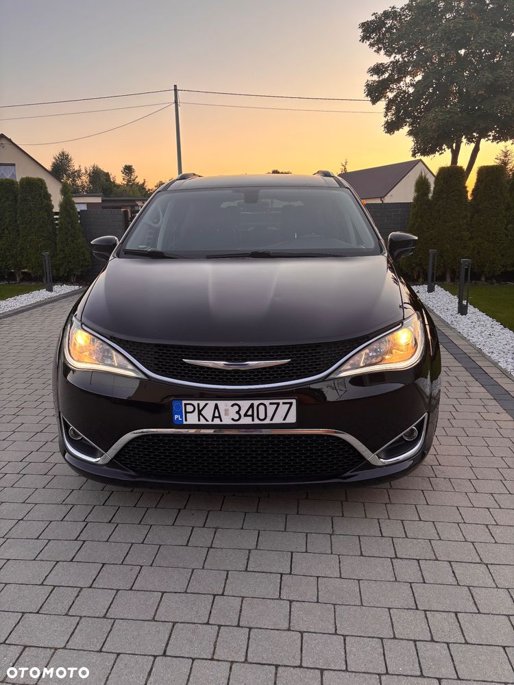 Chrysler Pacifica - 22
