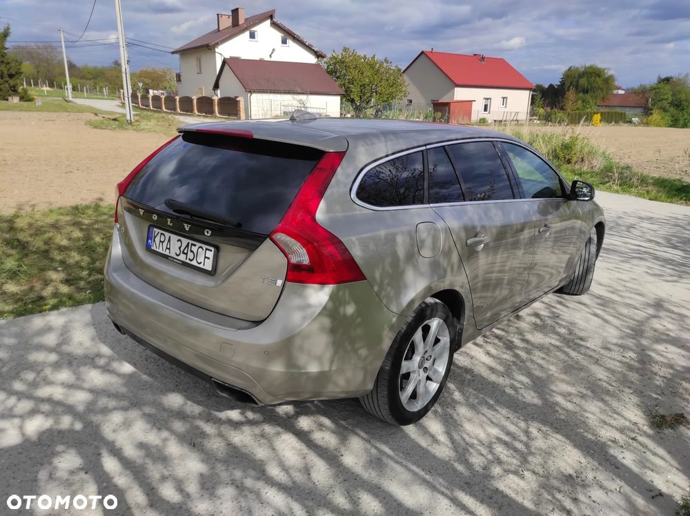 Volvo V60 T5 Drive-E Momentum - 11
