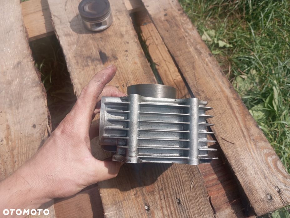 Cylinder quad Bashan 200  tuleja tłok silnika L5 - 7