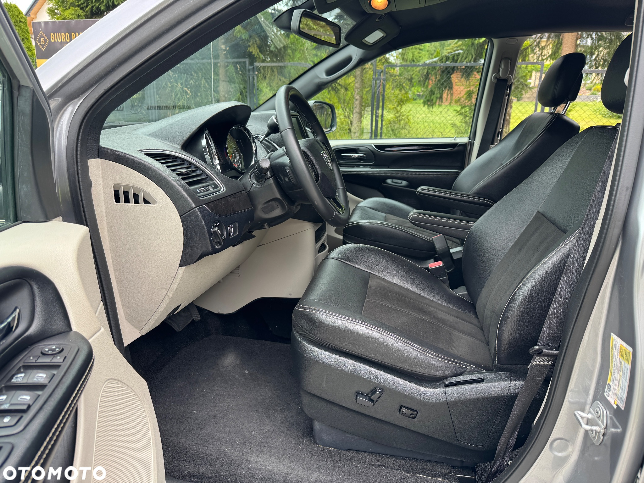 Dodge Grand Caravan 3.6 Express - 28