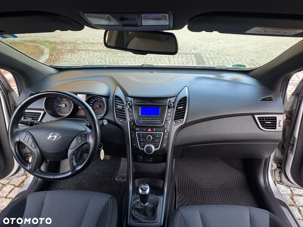Hyundai i30 1.6 D Premium - 25