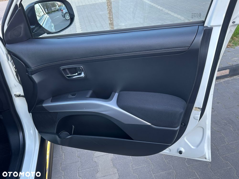 Mitsubishi Outlander 2.0 2WD Invite - 25