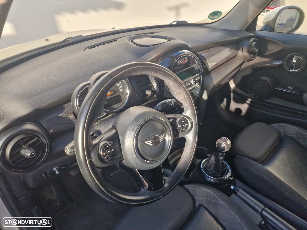 MINI 3 Portas One D - 5