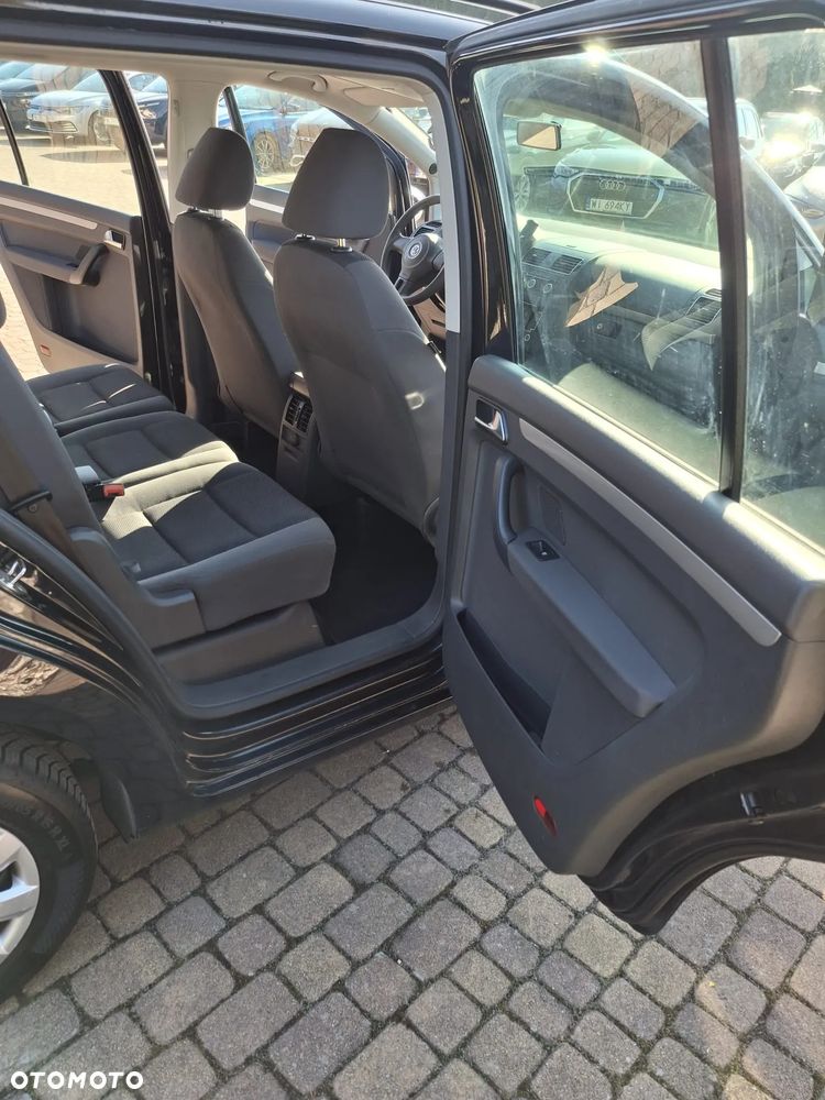 Volkswagen Touran - 15