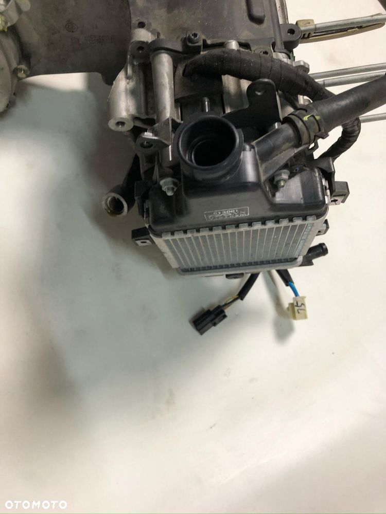 PIAGGIO Vespa GTS Medley 125 I-GET Silnik - 9