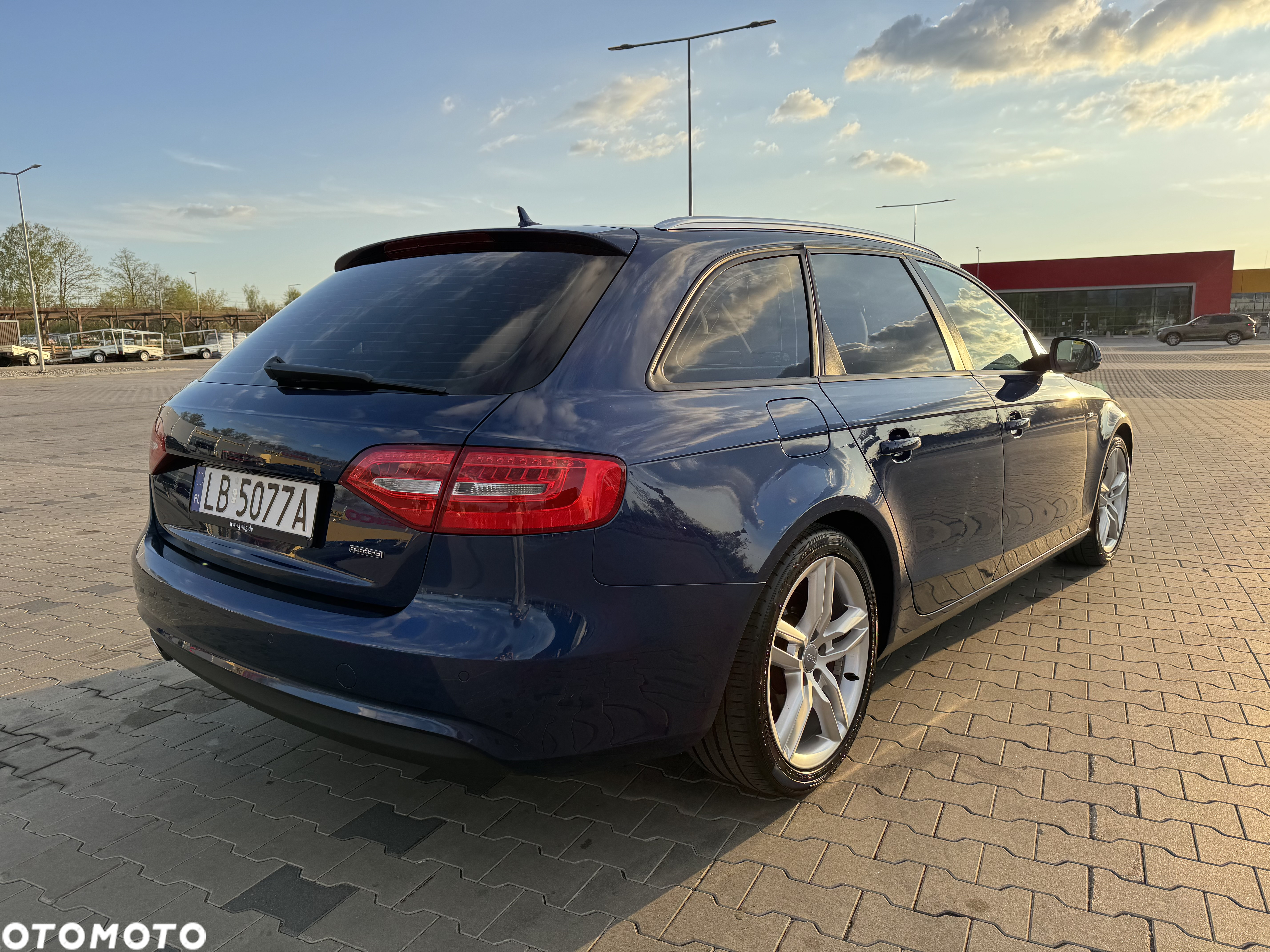 Audi A4 Avant 2.0 TDI DPF quattro S tronic Ambition - 5
