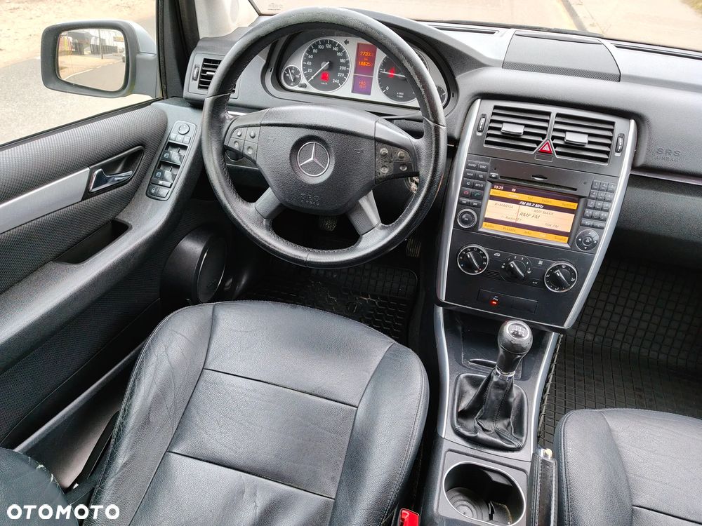 Mercedes-Benz Klasa B 180 CDI Special Edition - 33