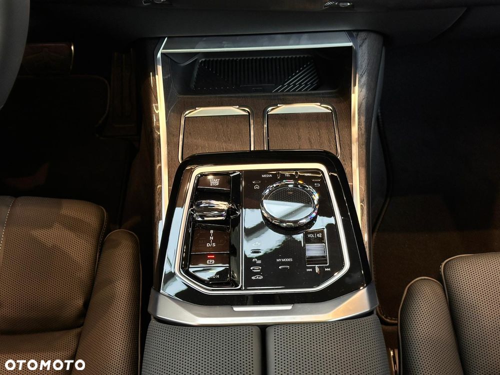 BMW Seria 7 740d xDrive mHEV Nero Lusso Edition sport - 14