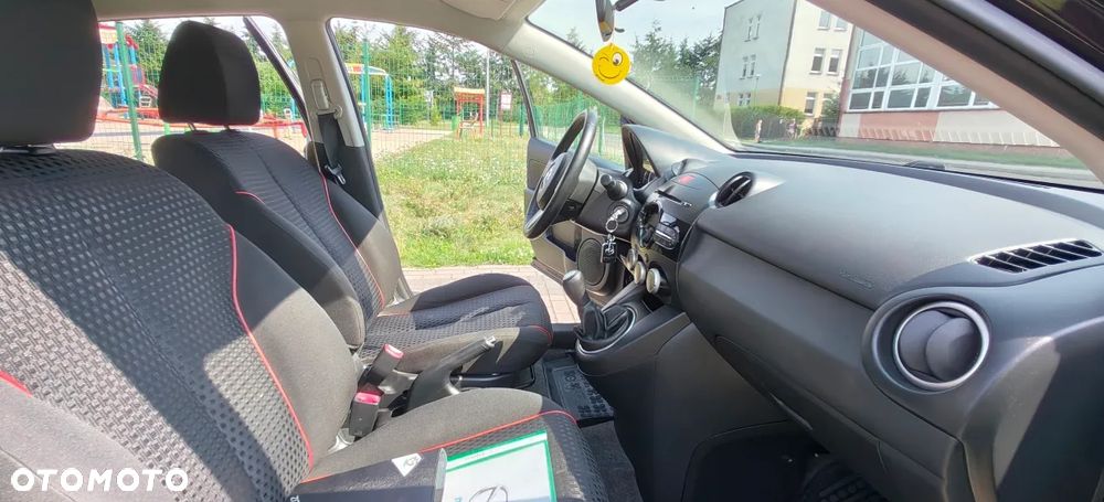 Mazda 2 1.3 Exclusive - 21