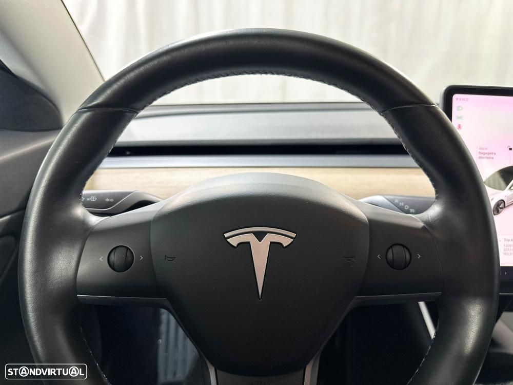 Tesla Model 3 Long-Range Dual Motor AWD - 37