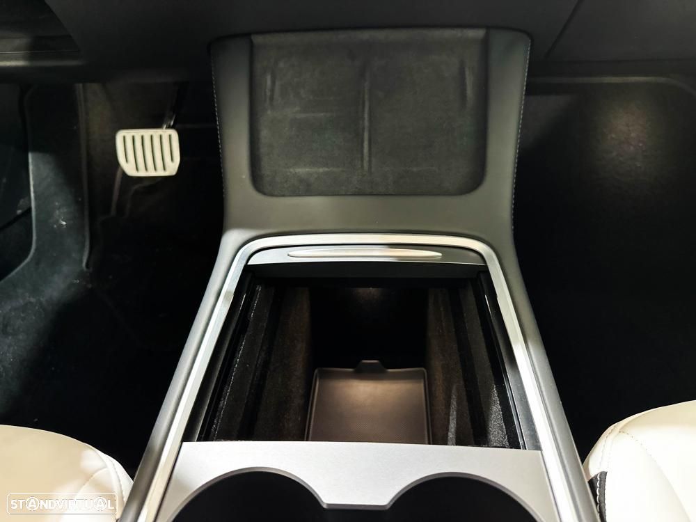 Tesla Model 3 Performance Dual Motor AWD - 38