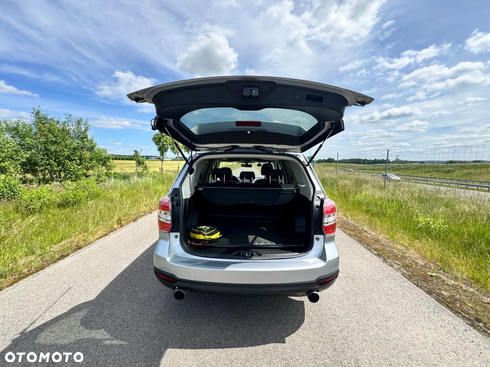 Subaru Forester 2.0XT Platinum Lineartronic - 12
