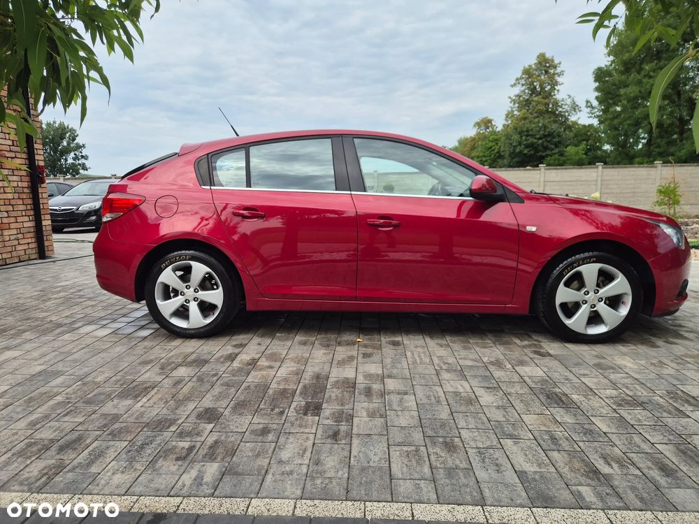 Chevrolet Cruze 1.8 LTZ+ - 11