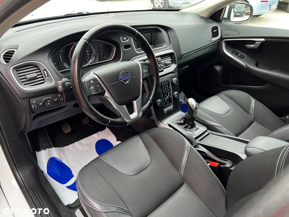 Volvo V40 T3 - 17