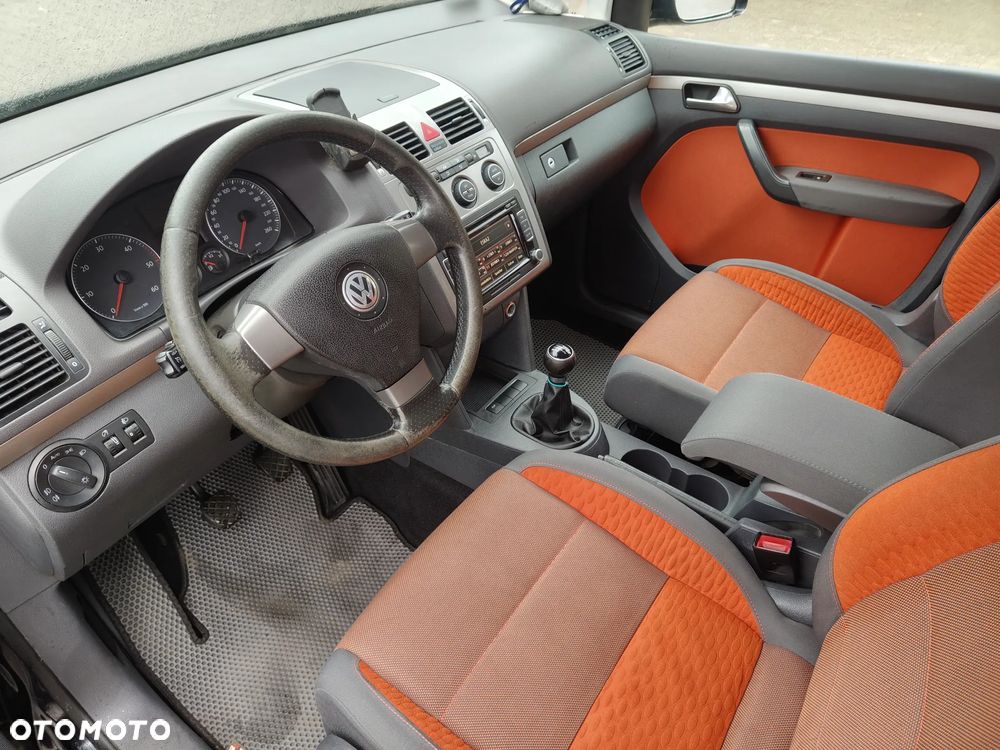 Volkswagen Touran 2.0 TDI DPF Cross - 6