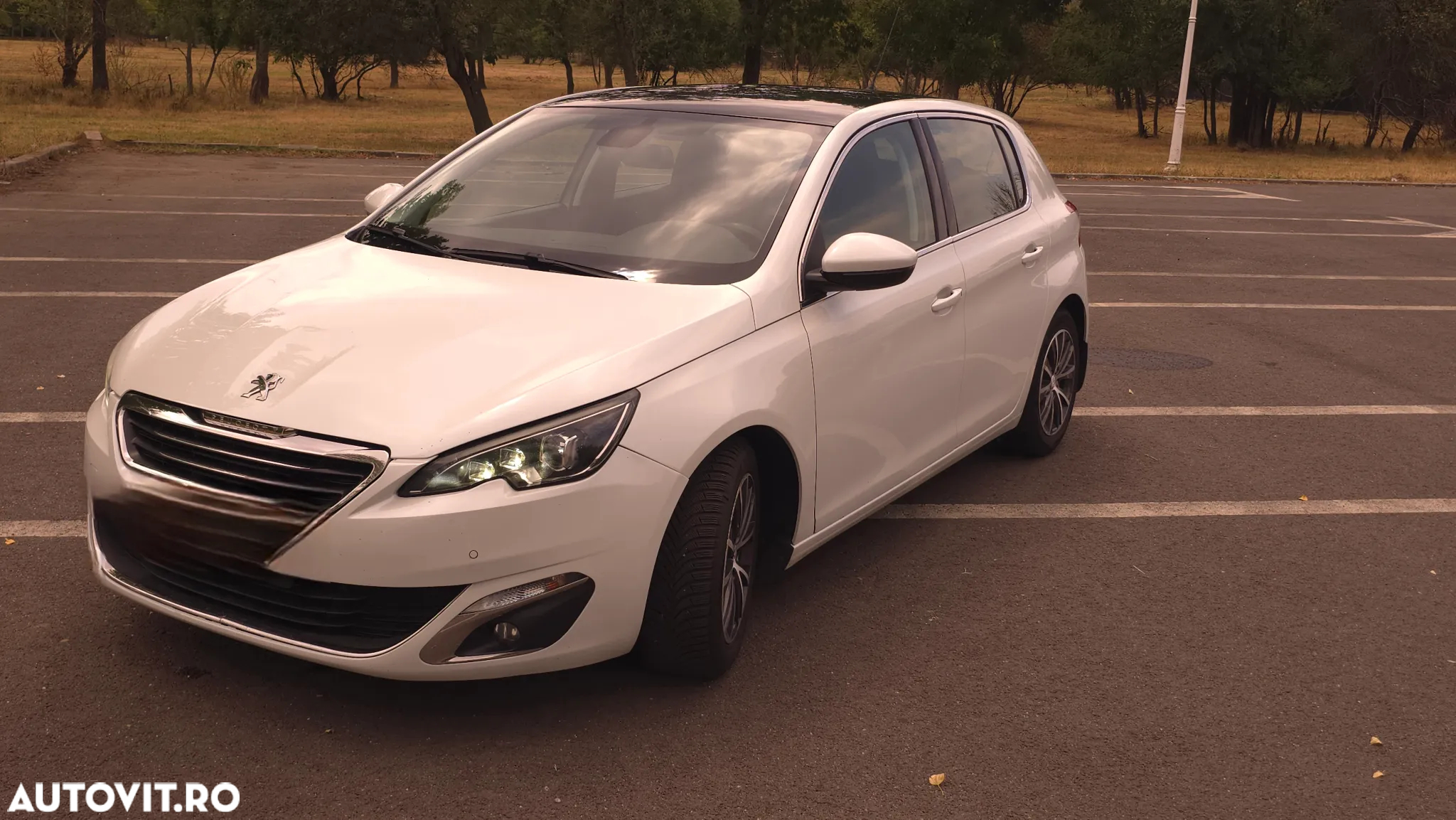 Peugeot 308 1.6 e-HDI FAP STT Allure - 16