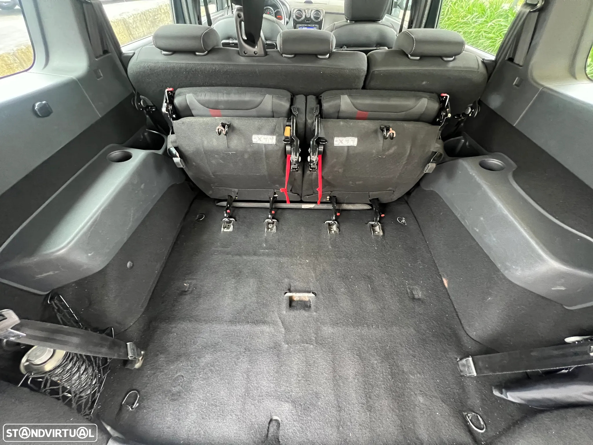 Dacia Lodgy 1.3 TCe Stepway 7L - 48
