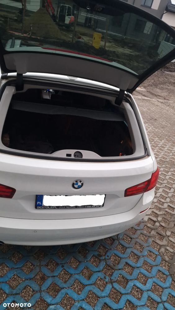 BMW Seria 5 525d xDrive Luxury Line - 11