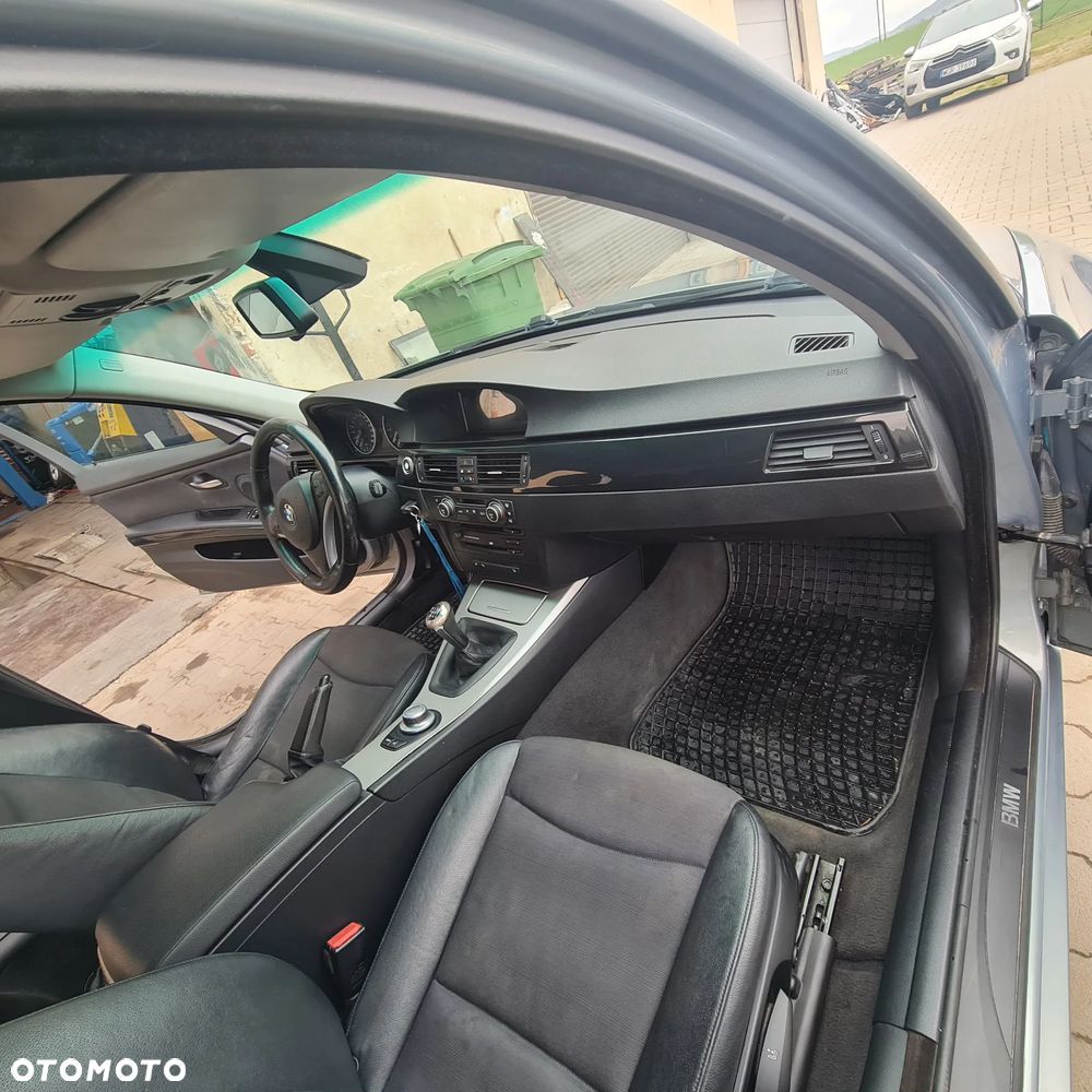 BMW Seria 3 320i - 18