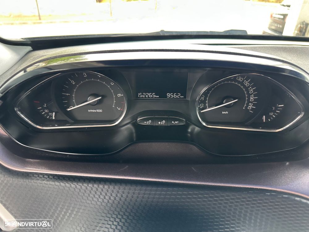 Peugeot 2008 1.2 VTi Active - 12