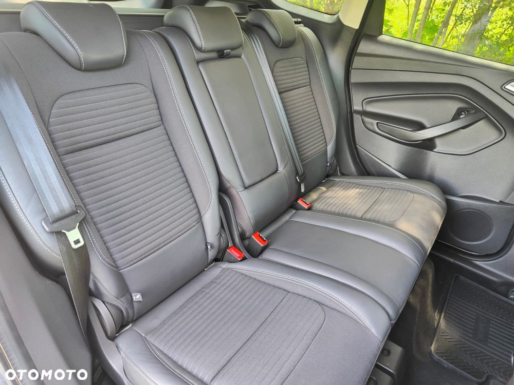 Ford Kuga - 27