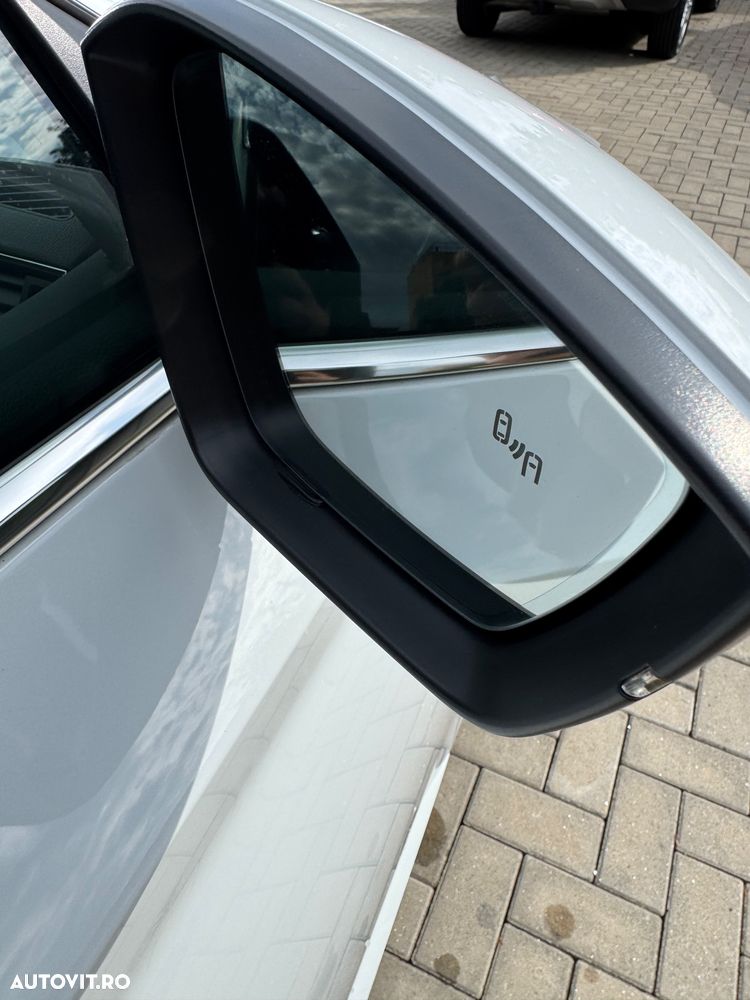 Skoda Superb 2.0 TDI DSG Premium Edition - 13