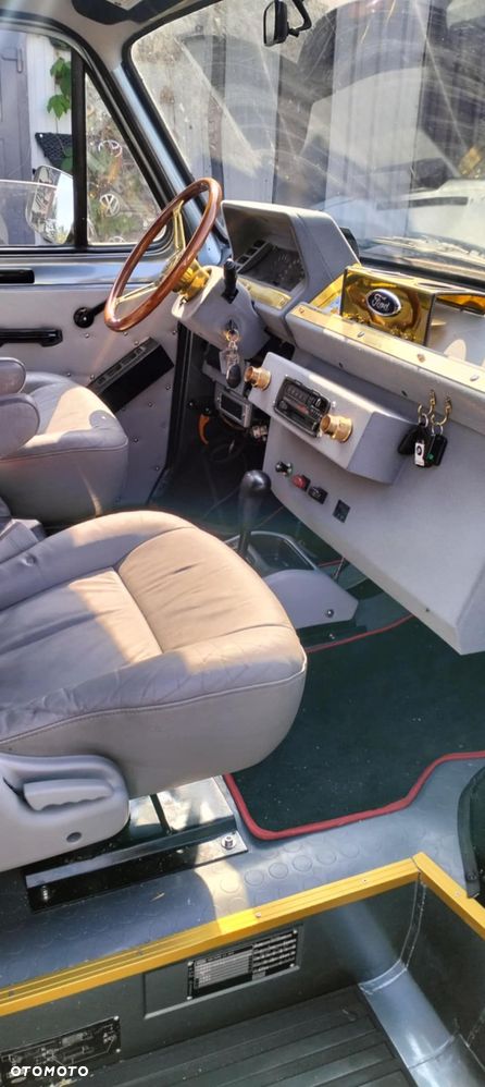 Ford Transit - 10