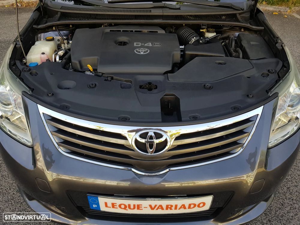Toyota Avensis SW 2.0 D-4D Exclusive - 26