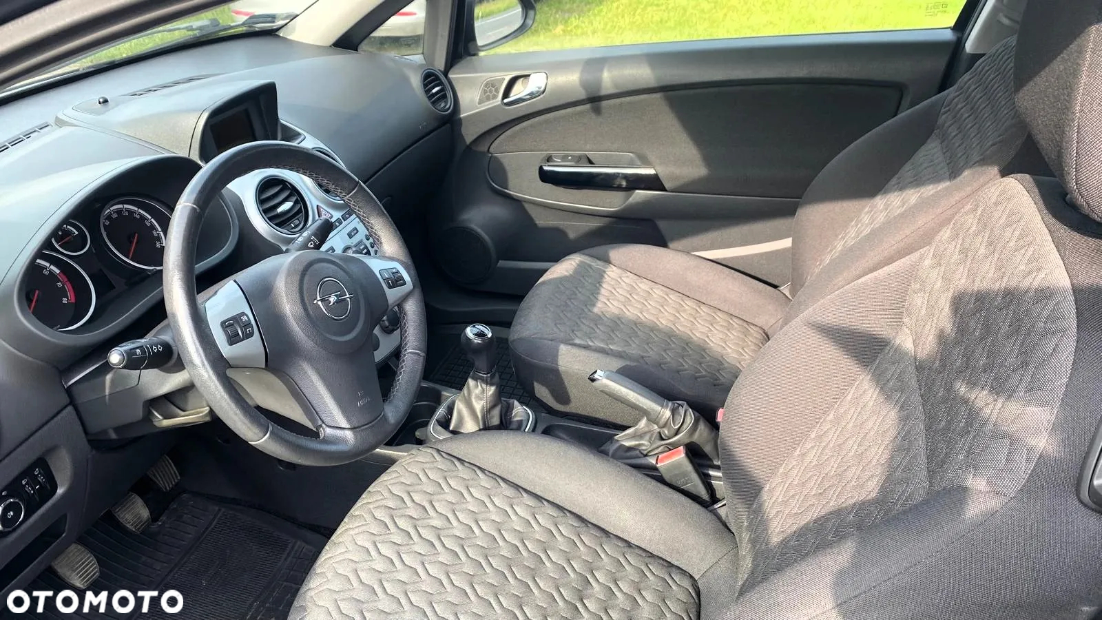 Opel Corsa 1.2 16V Edition / Active - 8