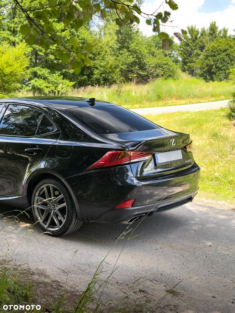 Lexus IS 200t / 300 F Sport - 5