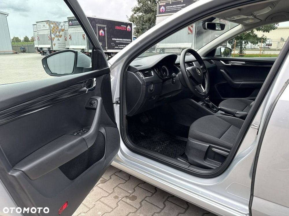Skoda Octavia 1.5 TSI ACT Style DSG - 10