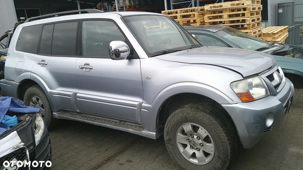SILNIK 3.2D 4M41 Mitsubishi Pajero III 2004 Wszystkie części - 3