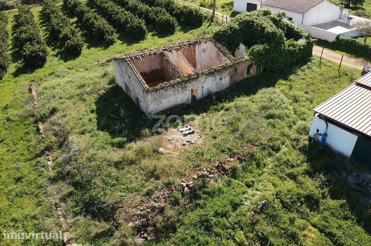 Moradia com 250m2 para recuperar em Carrasqueiro, Paderne, Albufeira - Grande imagem: 2/35